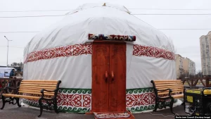 The Kazakh Yurt in the middle of Ukraine as a symbol of Kazakhstani-Russian discord