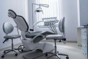  In Romania, a «brilliant» self-taught dentist was detained for illegal practice