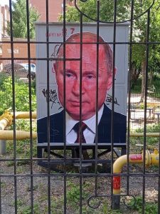 What gives a warrant for Putin’s arrest