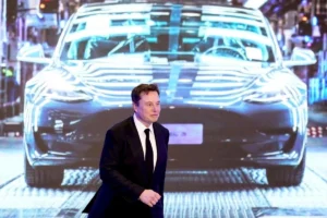 Tesla в кризисе: спасёт ли компанию экстренное совещание Маска?