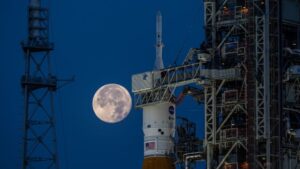 «Від біткоїна до праху»: NASA доставить на Місяць унікальний вантаж