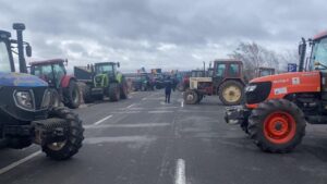 «Нехай прийде Санду!»: чому фермери з Молдови перекрили кордон із Румунією